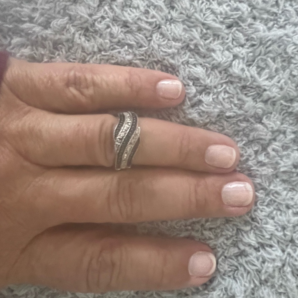 Black and White Diamond Wave Design Cocktail Ring